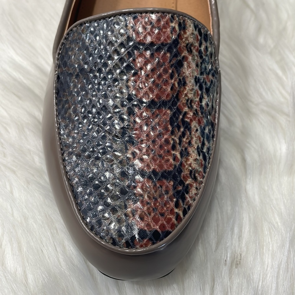 COMFORTVIEW Elena Snake Print Loafers - Picture 3 of 9